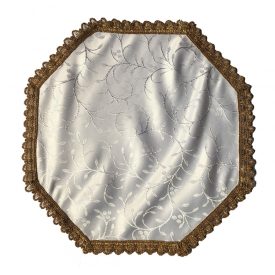 Urnahordozó takaró - indás fehér